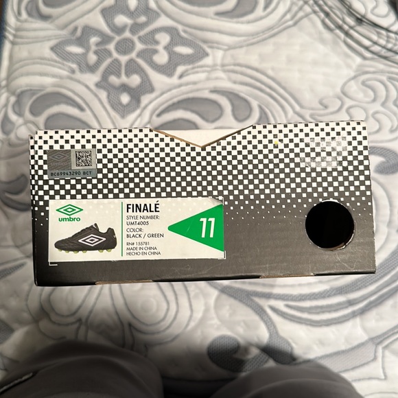 Umbro youth soccer cleats - size 11C - Picture 3 of 6